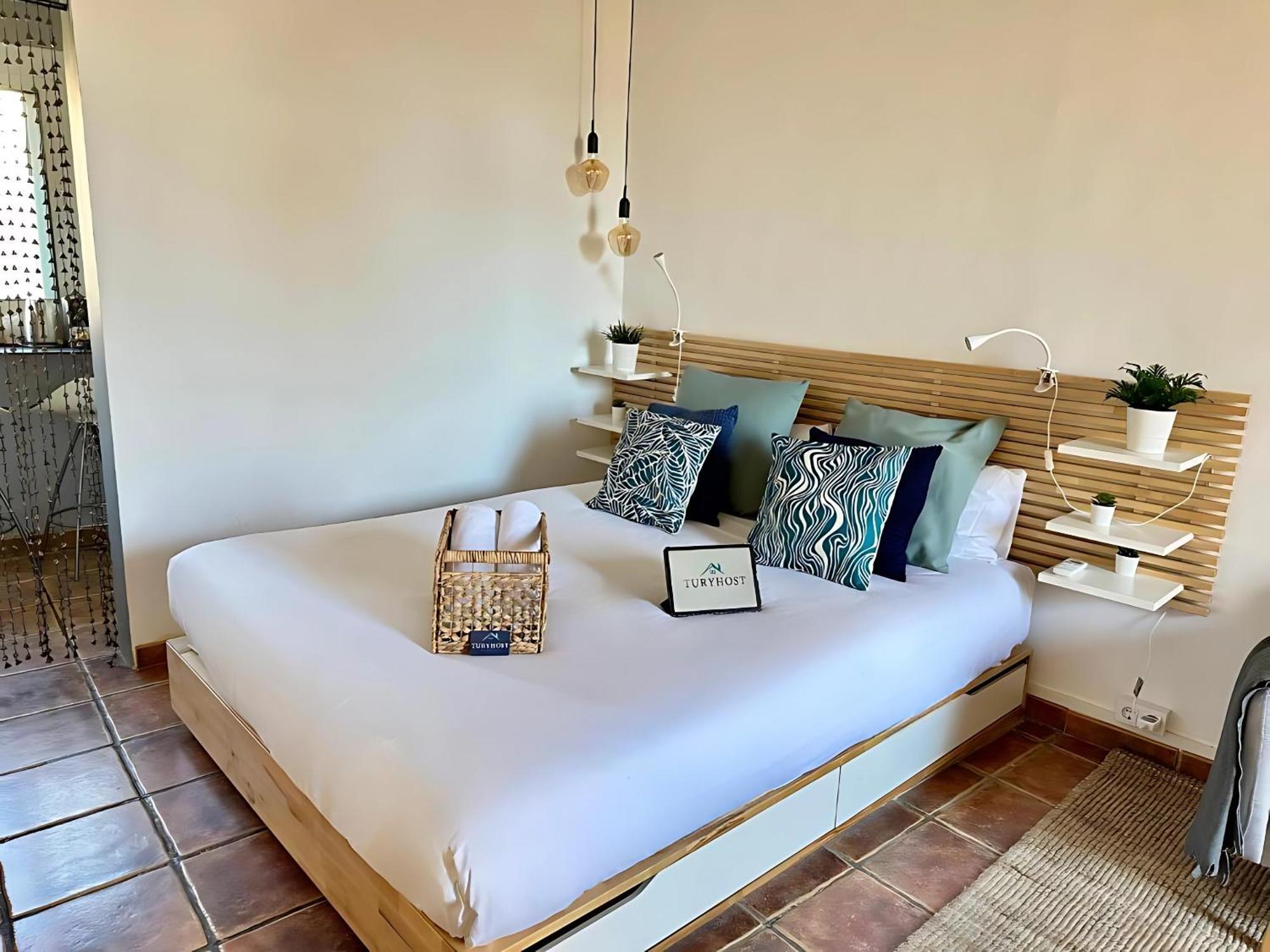 Taulat Loft L Poblenou Beach L Self Check In L Terrace Penthouse Barcellona Esterno foto
